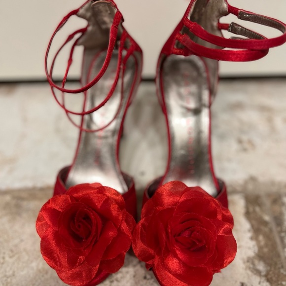 Red Sasha London satin heels size 7.5 - Picture 2 of 5